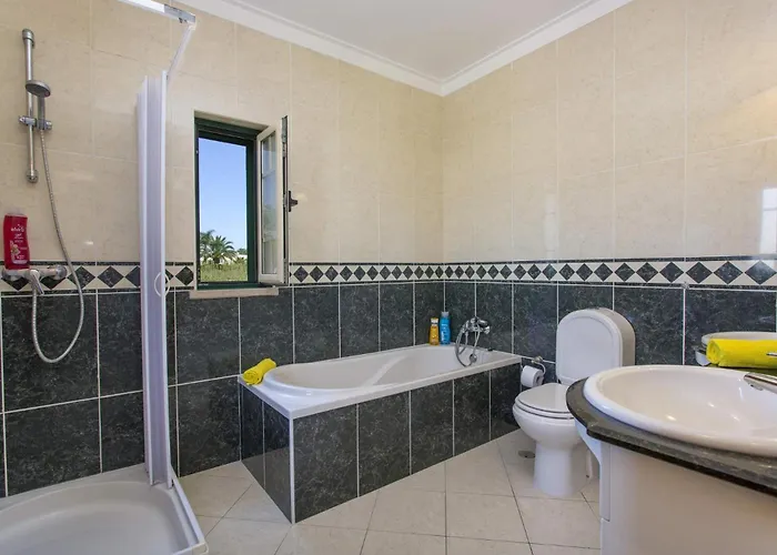 Anthony By * Terras Novas